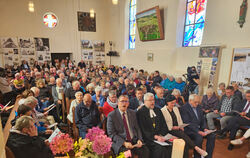 Die Stephanuskirche war beim Pfingsttreffen in Gruorn voll besetzt.